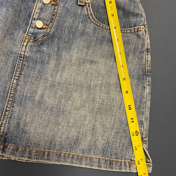 Roxy jeans skirt. Size. 5 women. - Picture 9 of 9